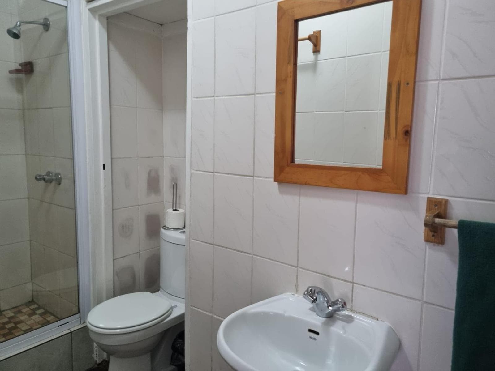 Airport Inn Bed and Breakfast photo 5
