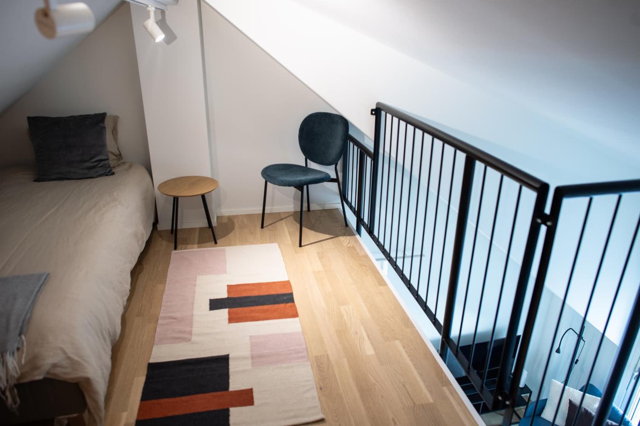 Charming Loft - 2 Bedrooms photo 4