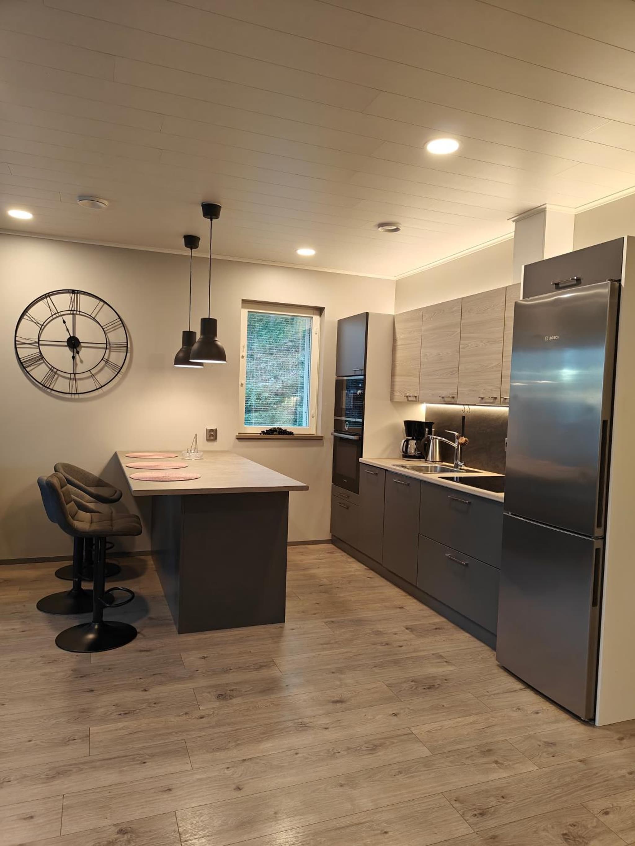 Arctic Hill Apartment photo 8