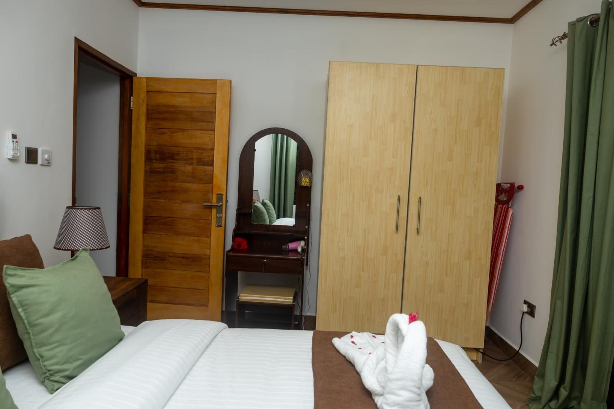 LA Apartments photo 5