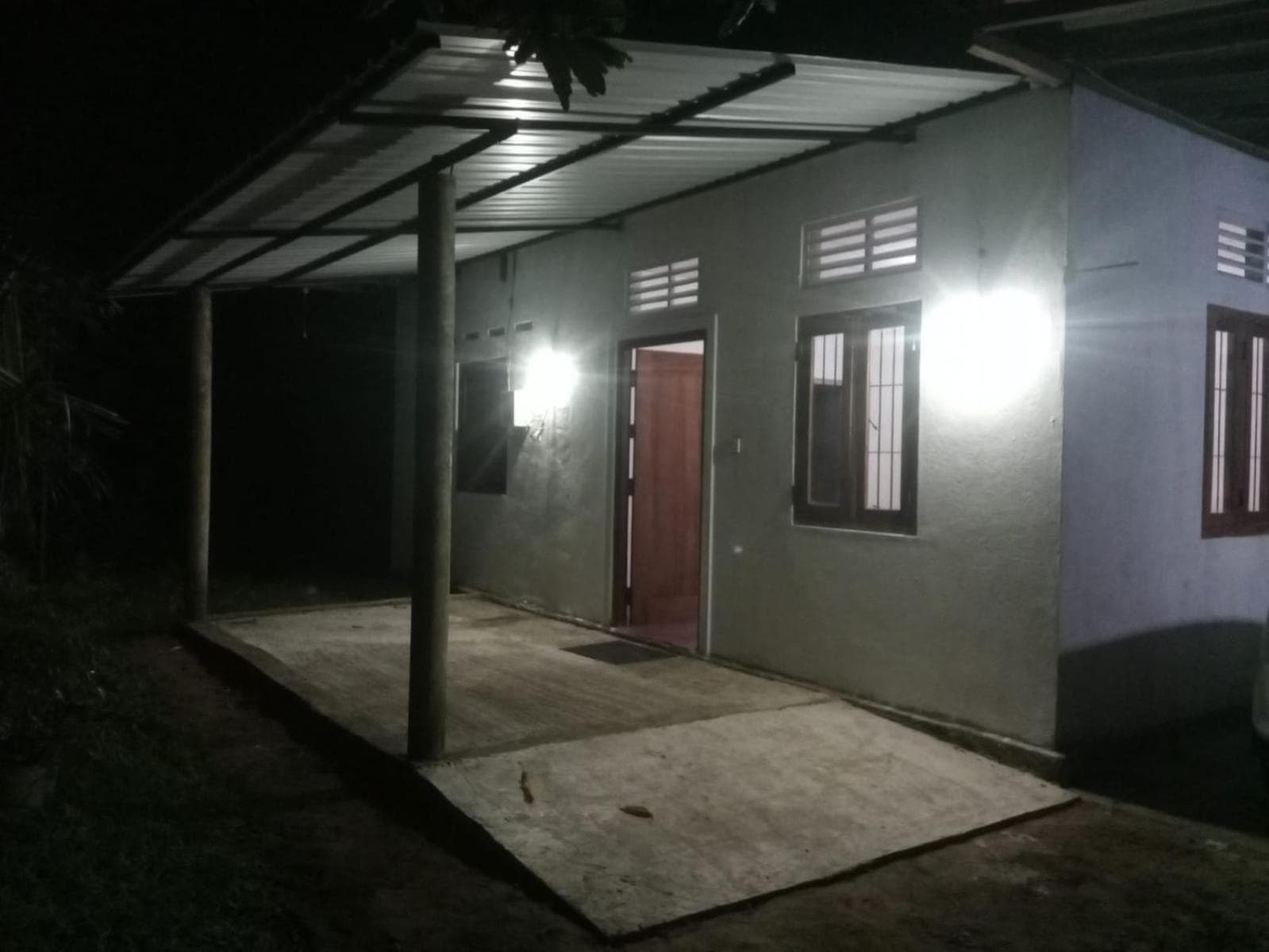 EECS Transit and Budget Homestay photo 8