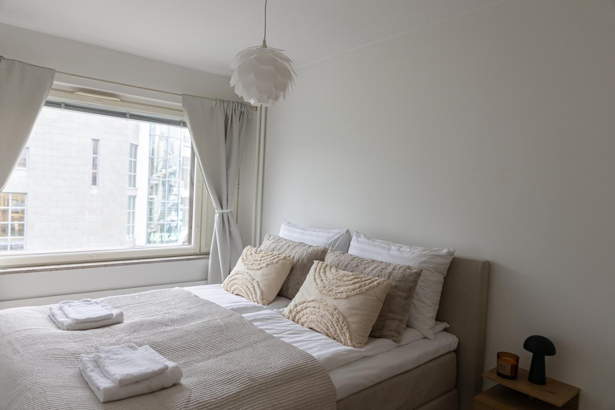 Aurora Central Suite IV by Book Lapland