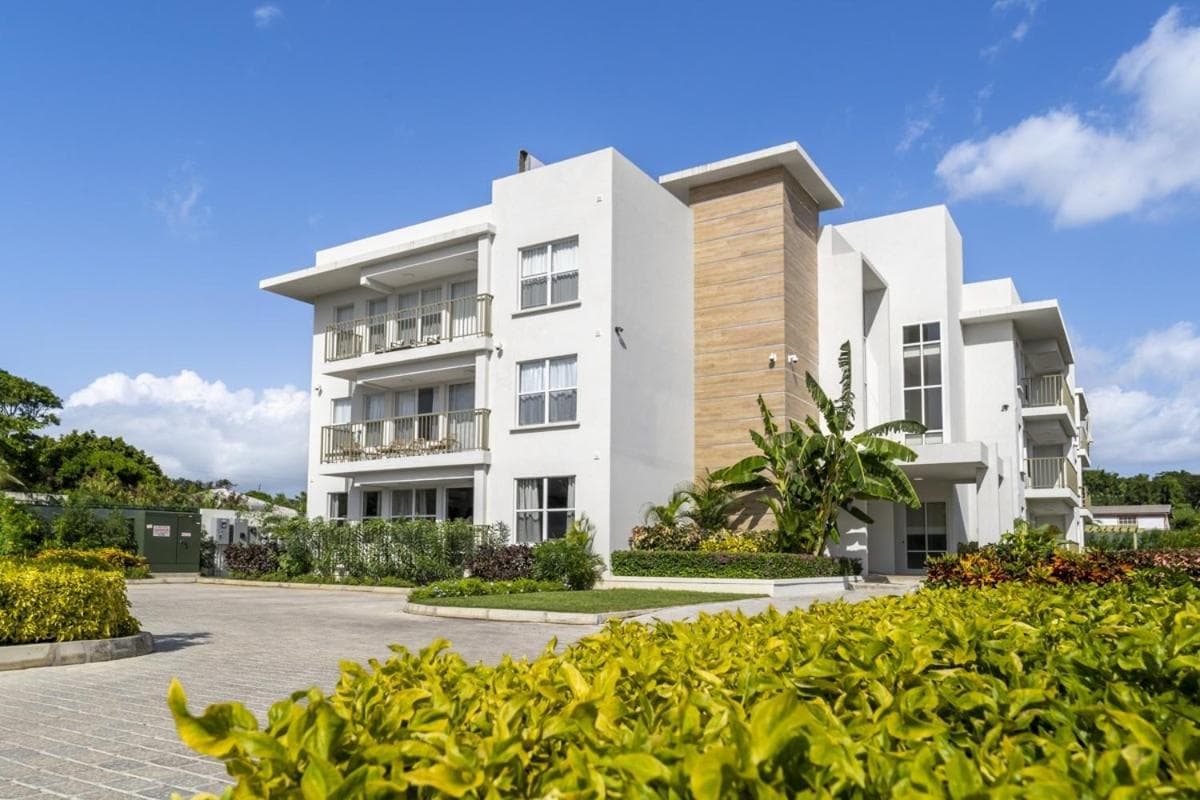 The Crescent at Coral Beach 101 condo