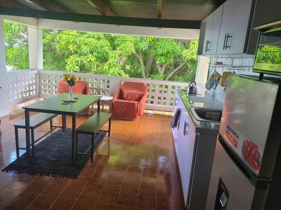 Graeme Hall Park Apartment