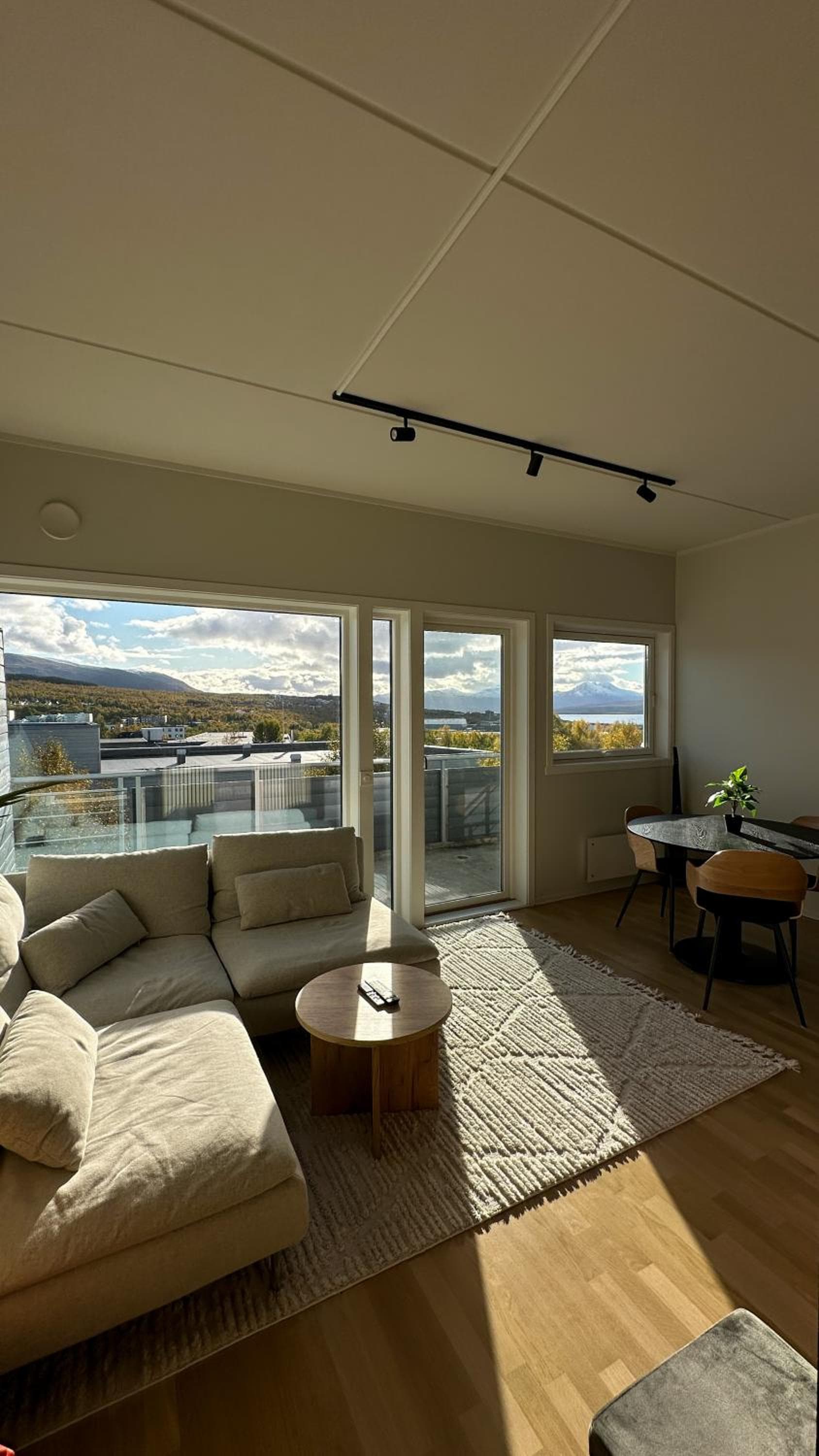 Top floor apartment with view photo 7