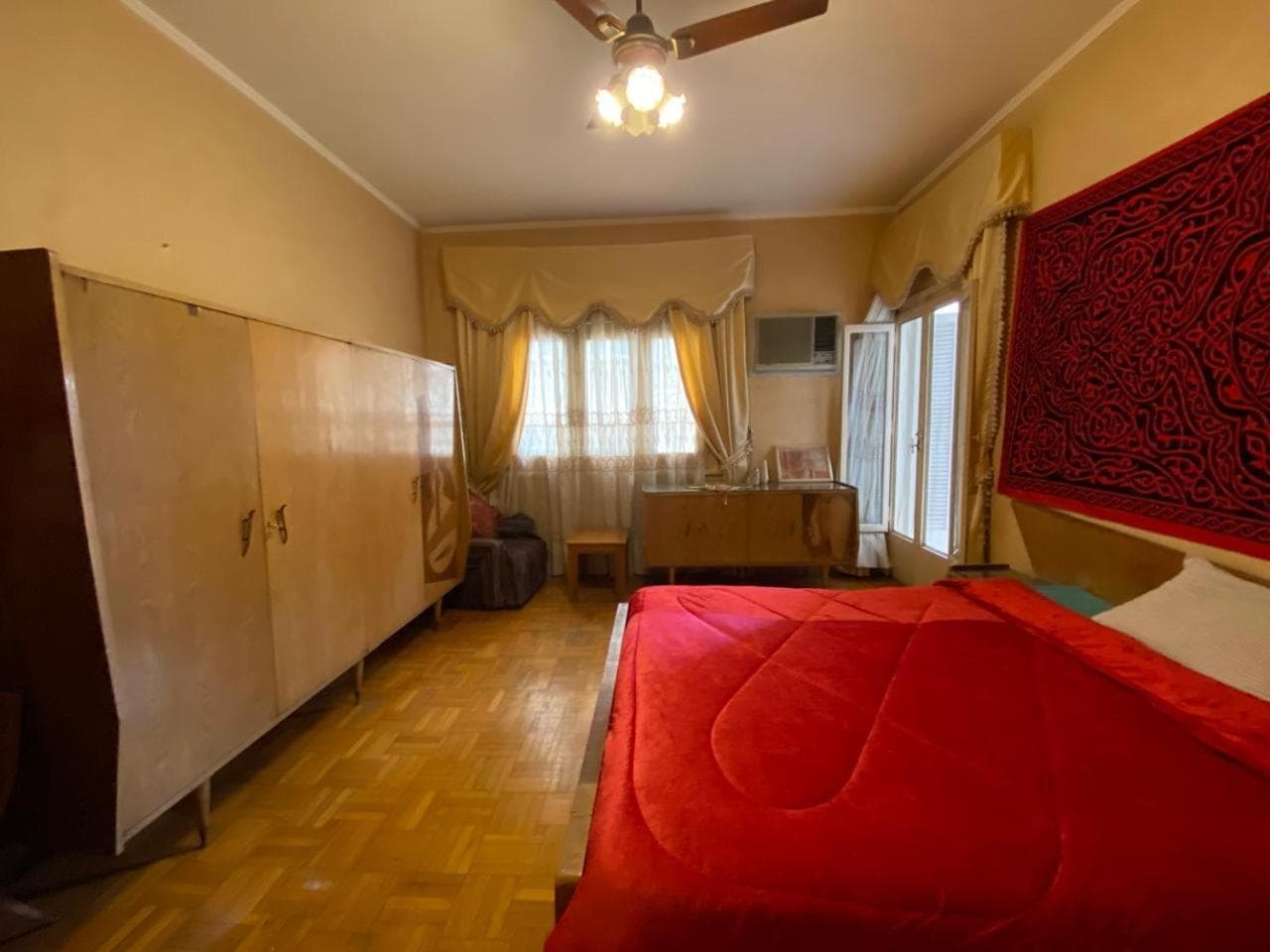 Vintage room in Elite home photo 2