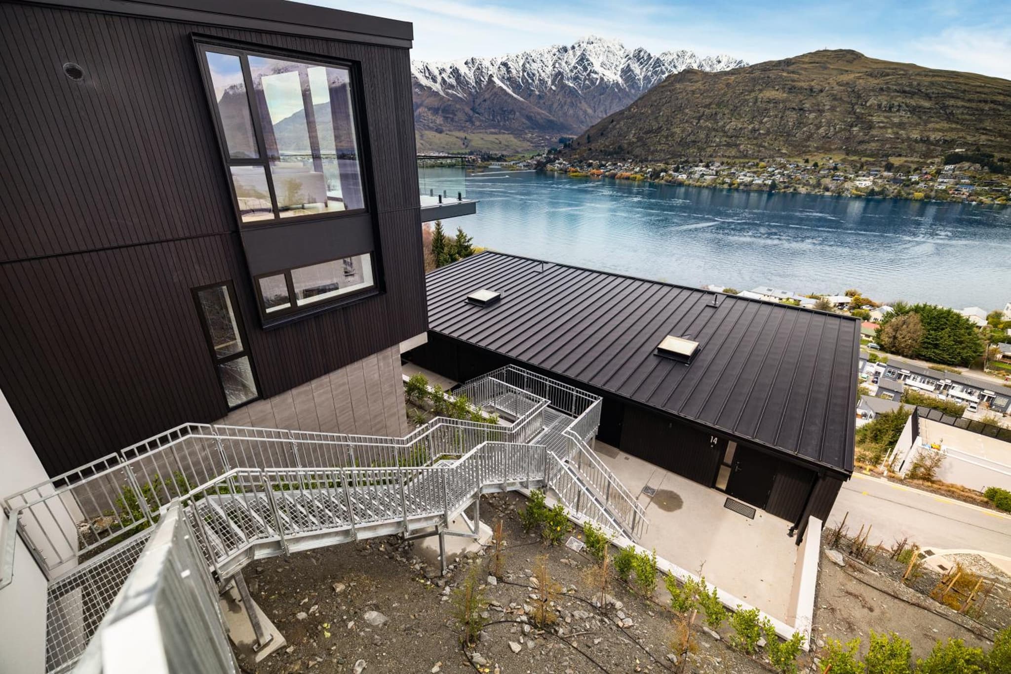 WARNING Extreme views 4 bed 3 bath luxury photo 7