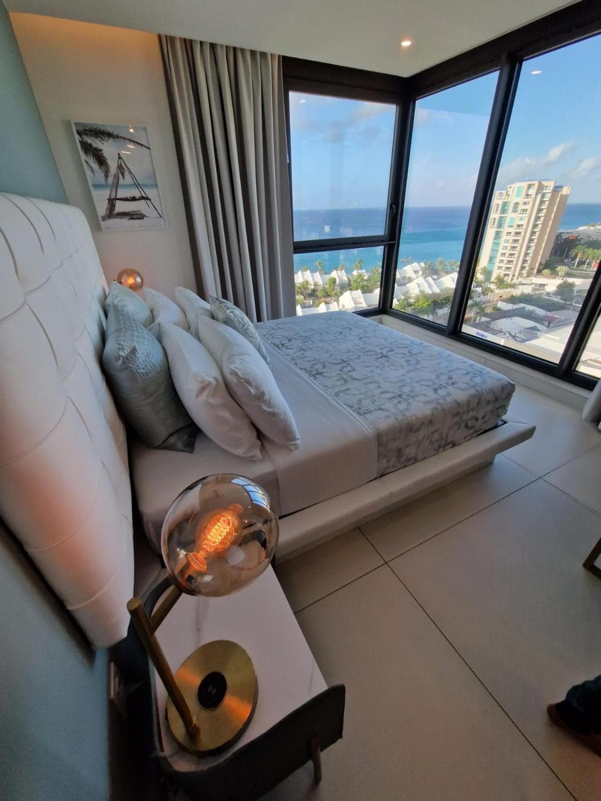 B1401 - Fourteen at Mullet Bay, Luxurious and Cosy 2bed apartment with the sea view photo 2