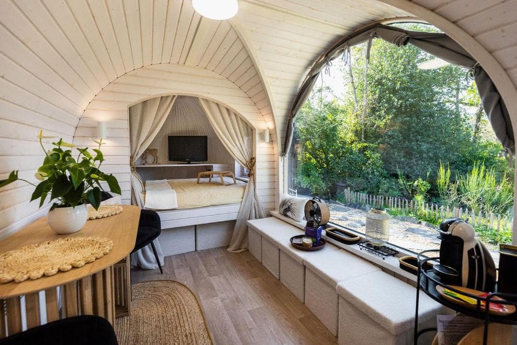 La CABANE LUXUEUSE AVEC JACUZY photo 2
