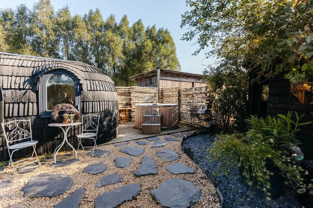 La CABANE LUXUEUSE AVEC JACUZY photo 4