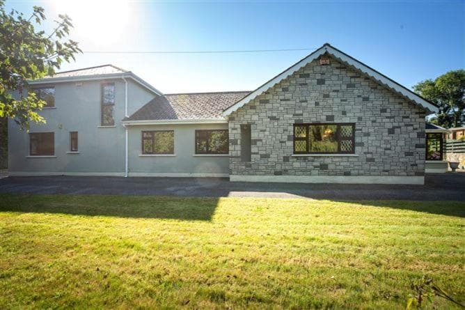 Hilltown House - Room Only photo 4