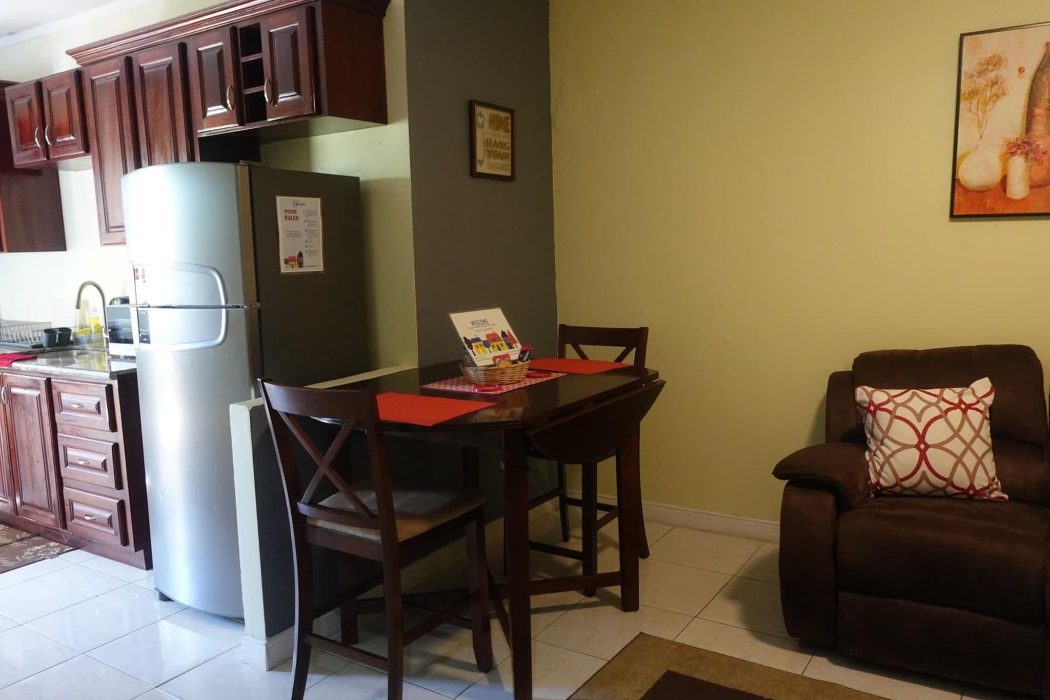 Cool & Cozy Retreat in Jacar Homes photo 2