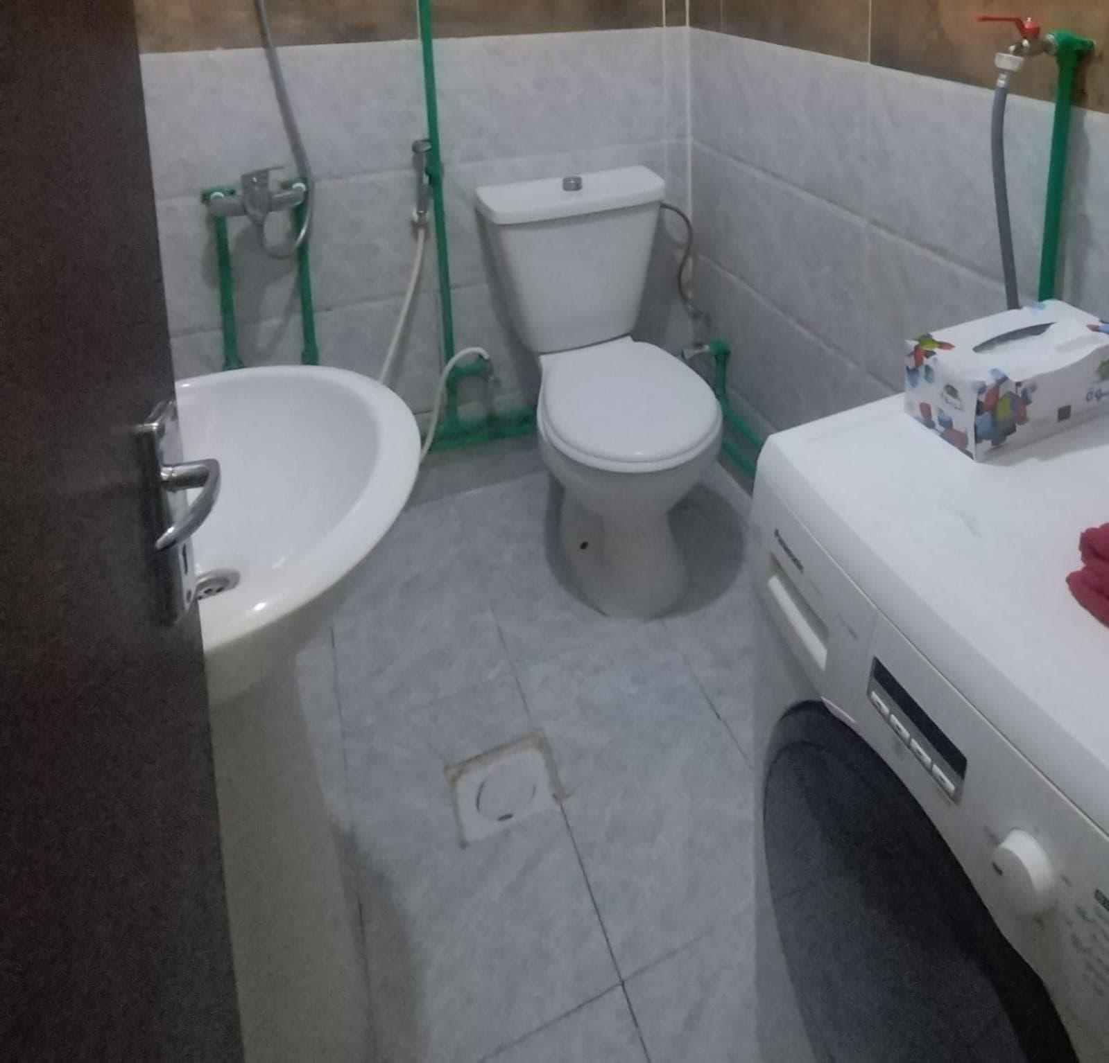 basement residence photo 5