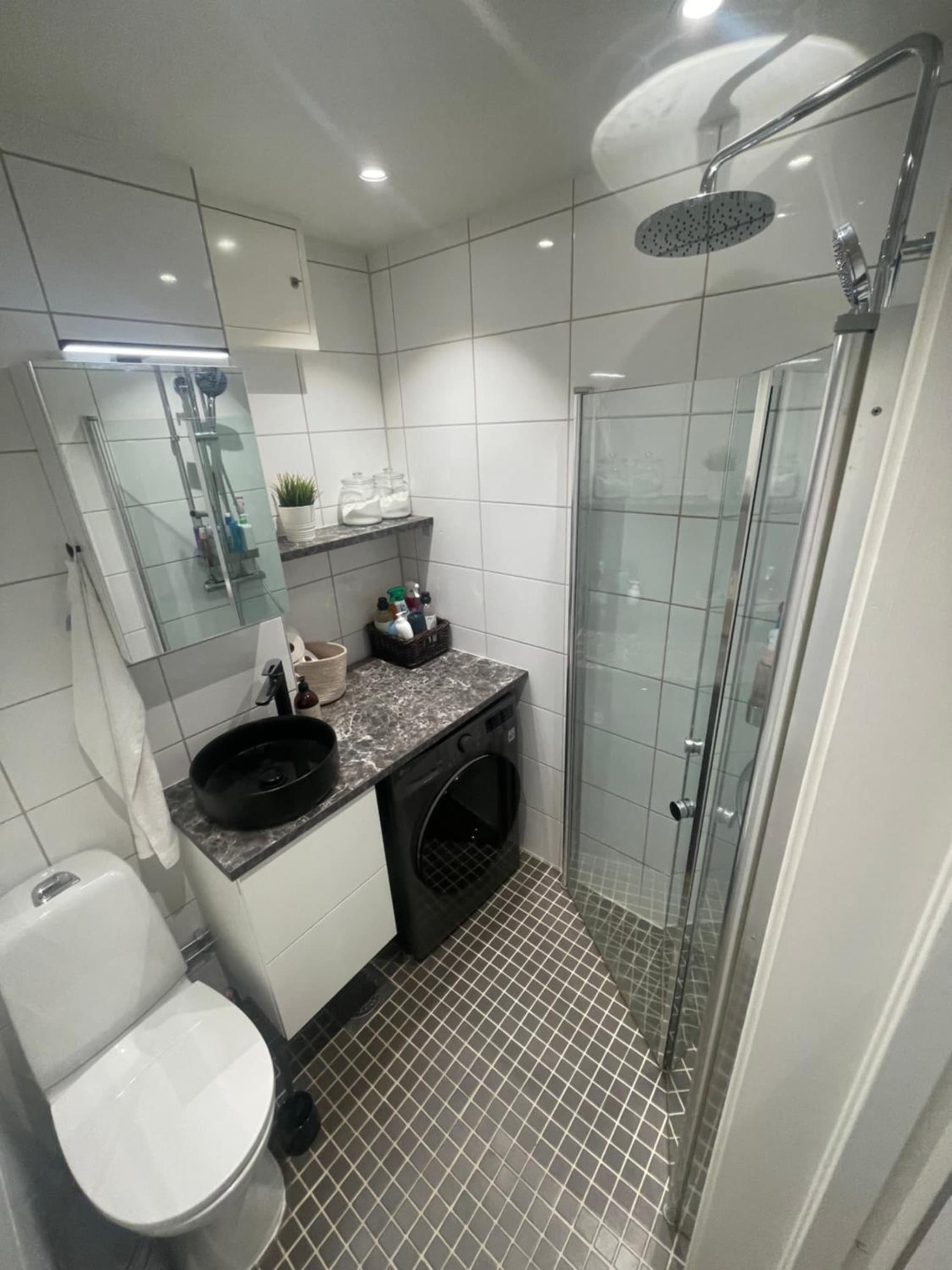 New renovated apartment photo 8