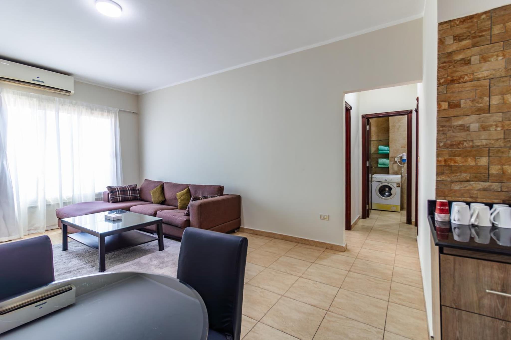 Delmar Apartments photo 2