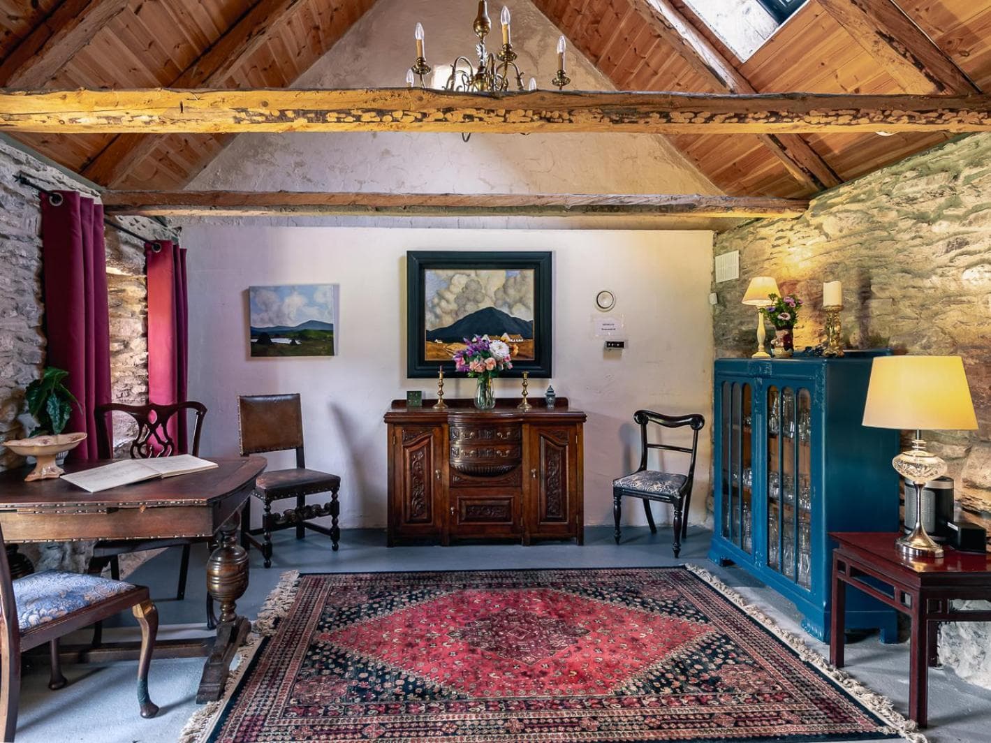Traditional style thatched cottage in Kenmare photo 7
