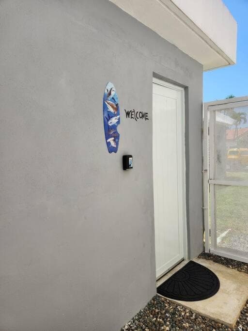 Small, practical and cozy, near the Embassy Hotel photo 8