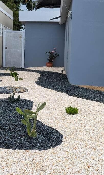 Small, practical and cozy, near the Embassy Hotel photo 5