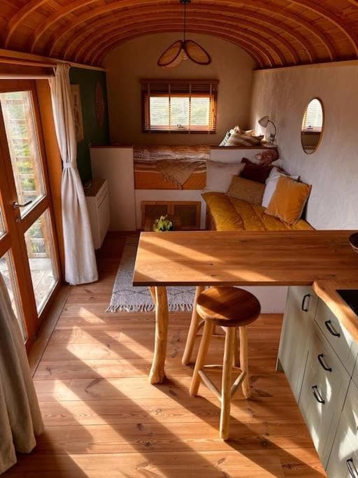 Roulotte en bois tout confort photo 8
