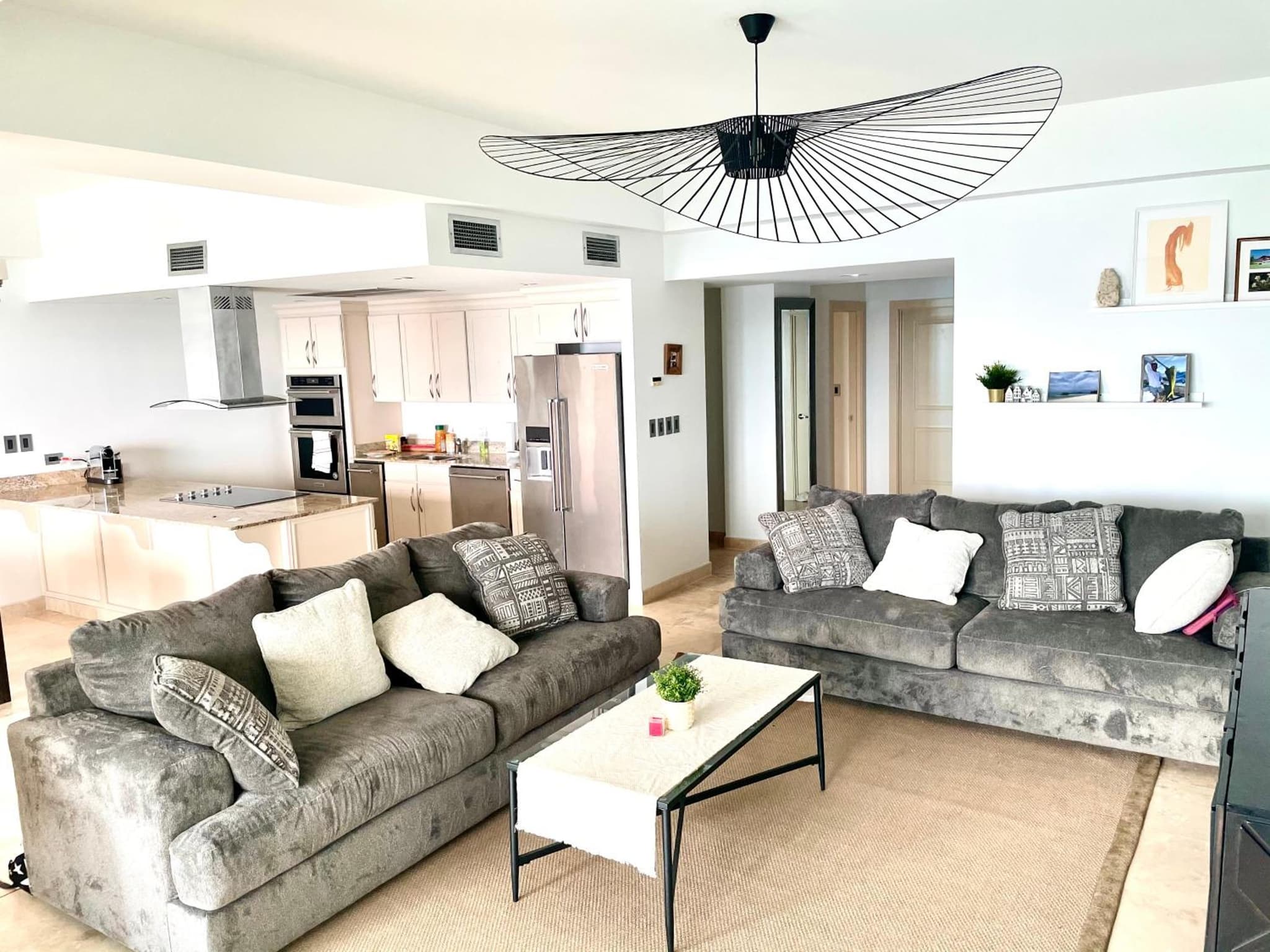 Beachfront luxury 2br condo photo 4
