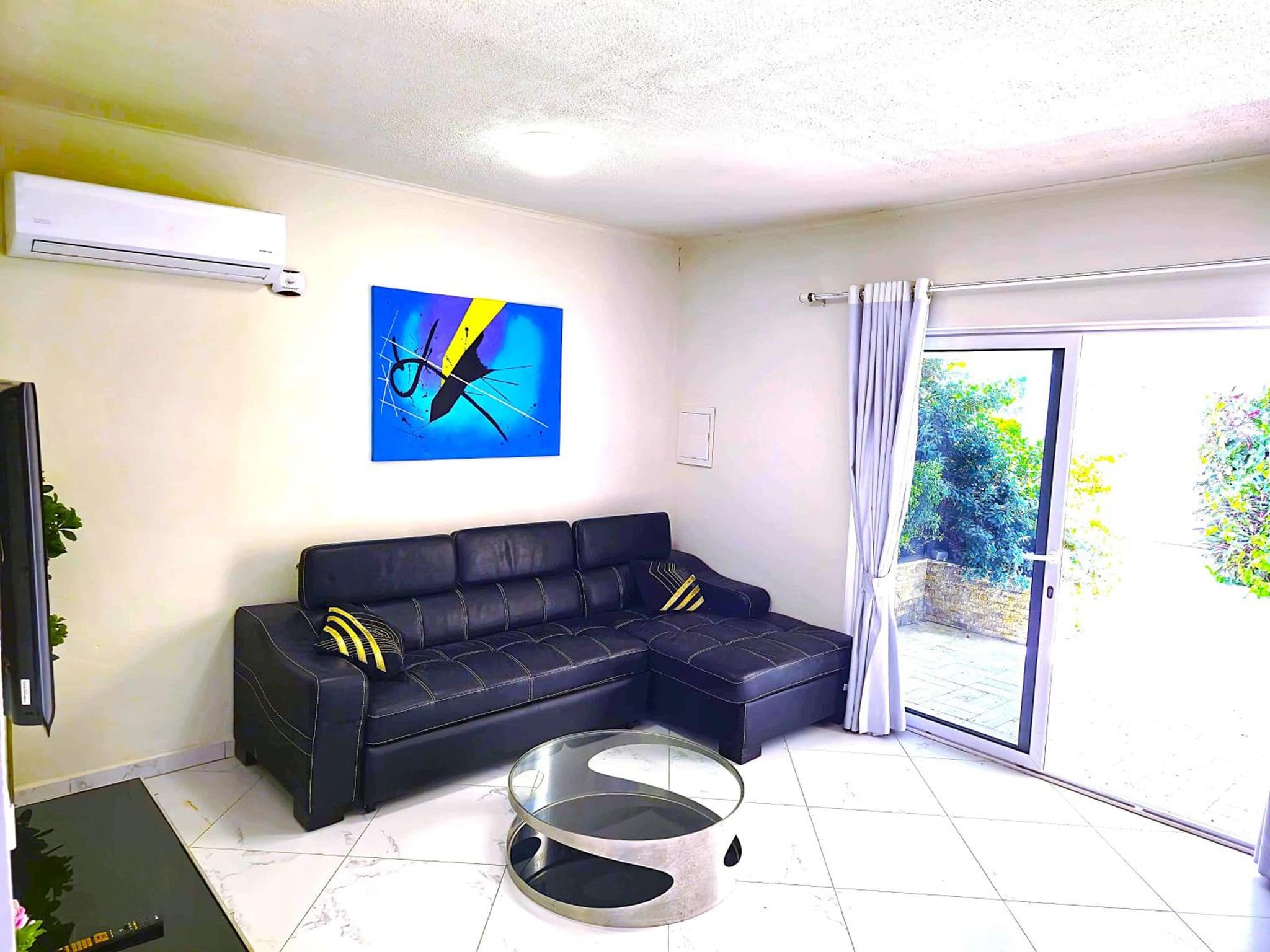 Perfect 1-bedroom-apartment 2 km from Eagle beach photo 9