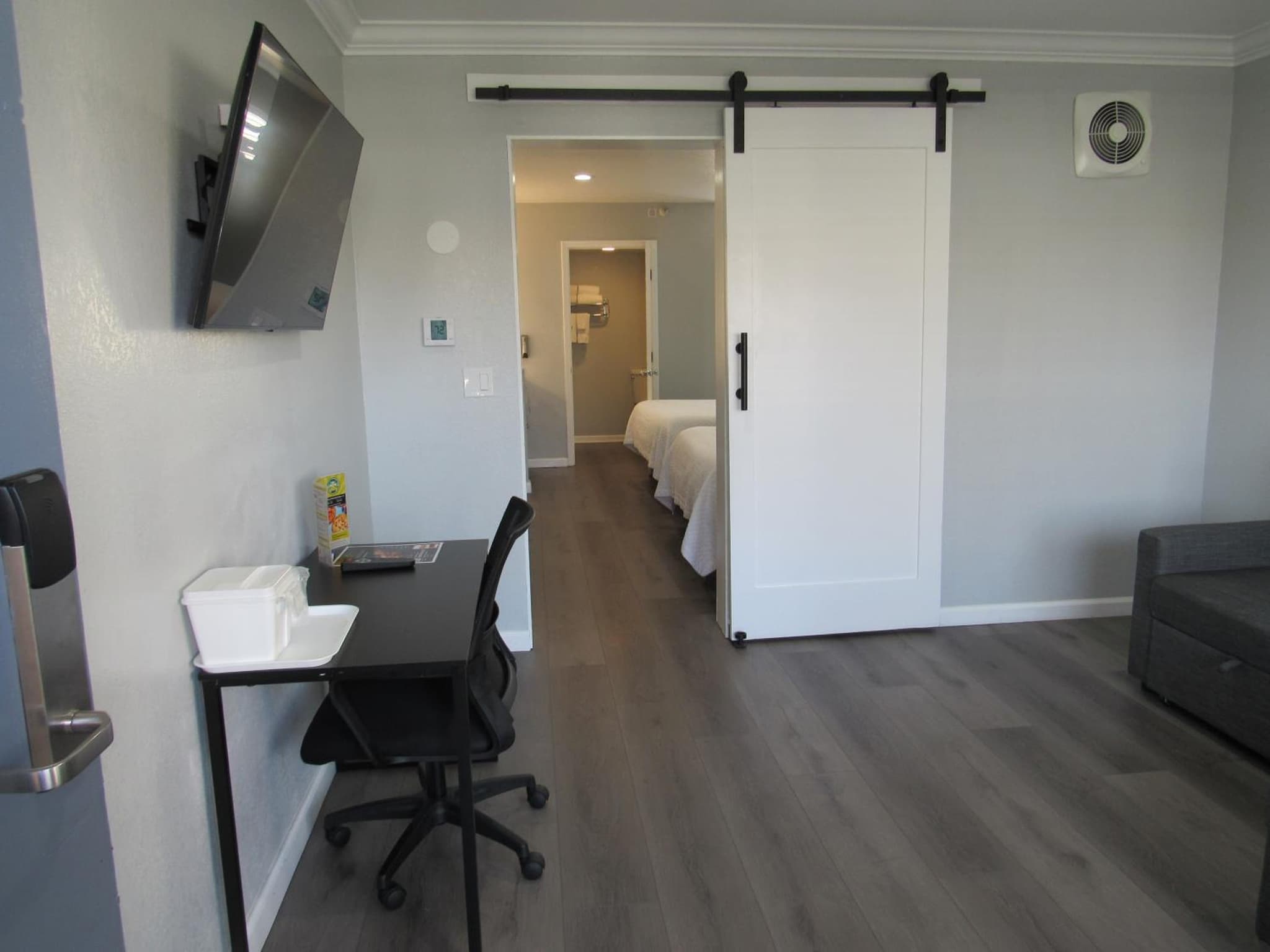 Capri Suites Anaheim photo 5