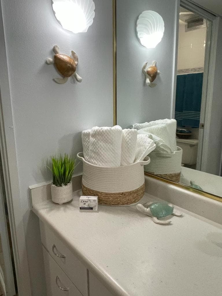 Beautiful Ocean Blue Love oceanfront apartment photo 3