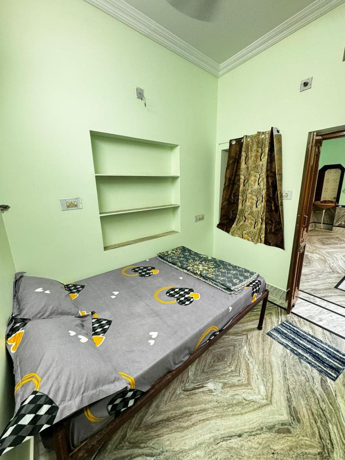 Rose Merry Guesthouse photo 2