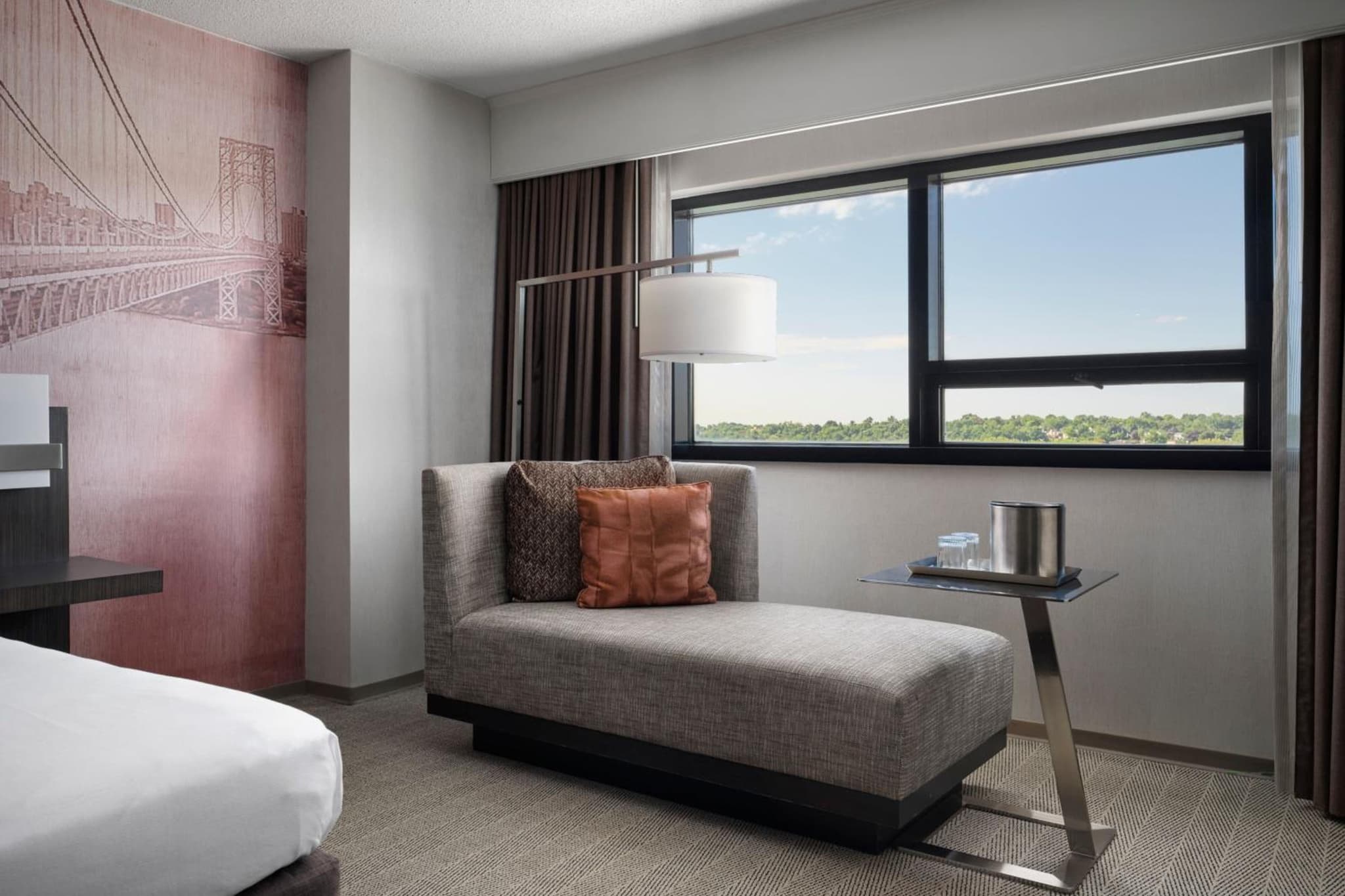 Teaneck Marriott at Glenpointe photo 2