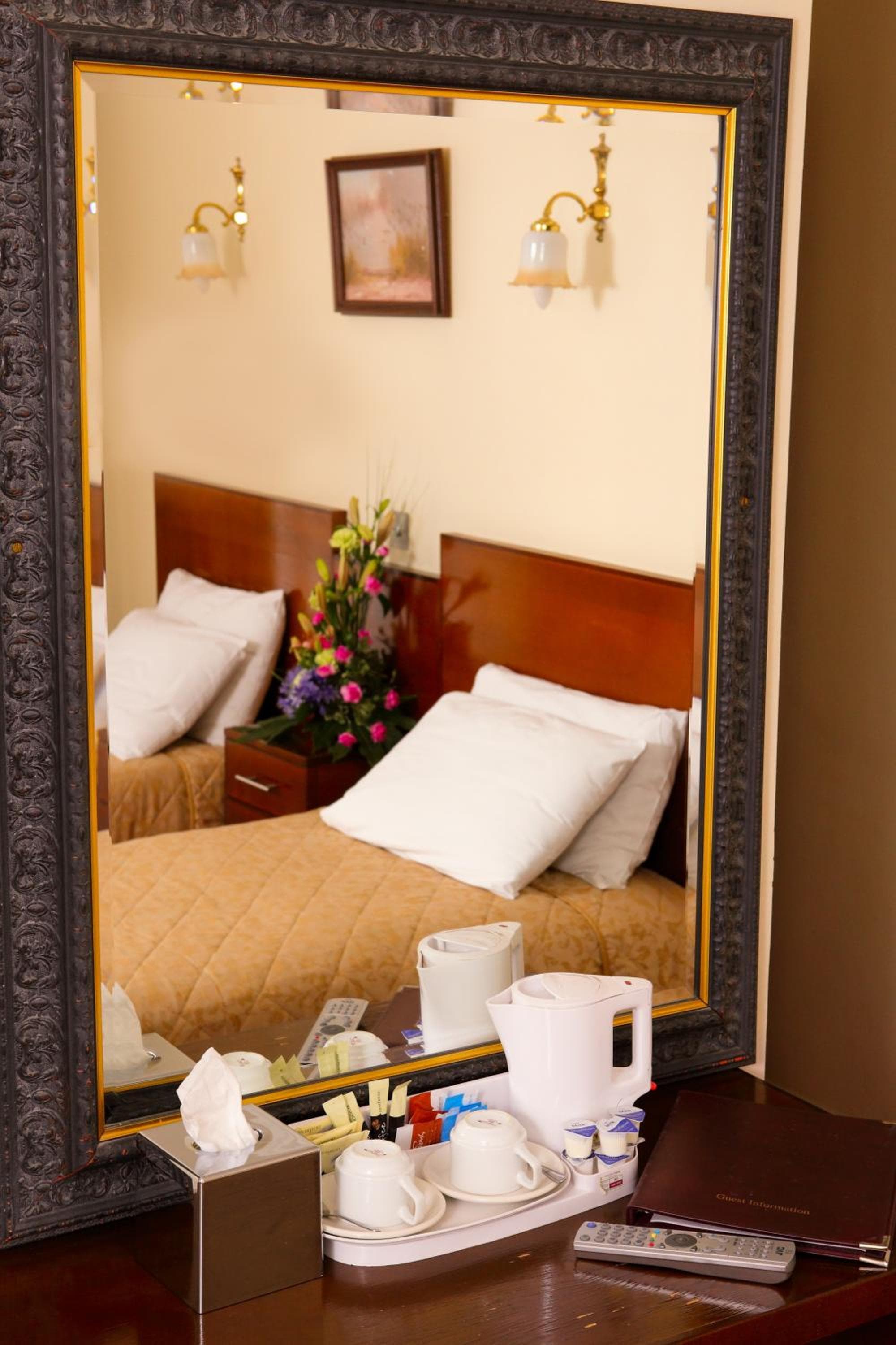 Gatwick Cambridge Hotel photo 7