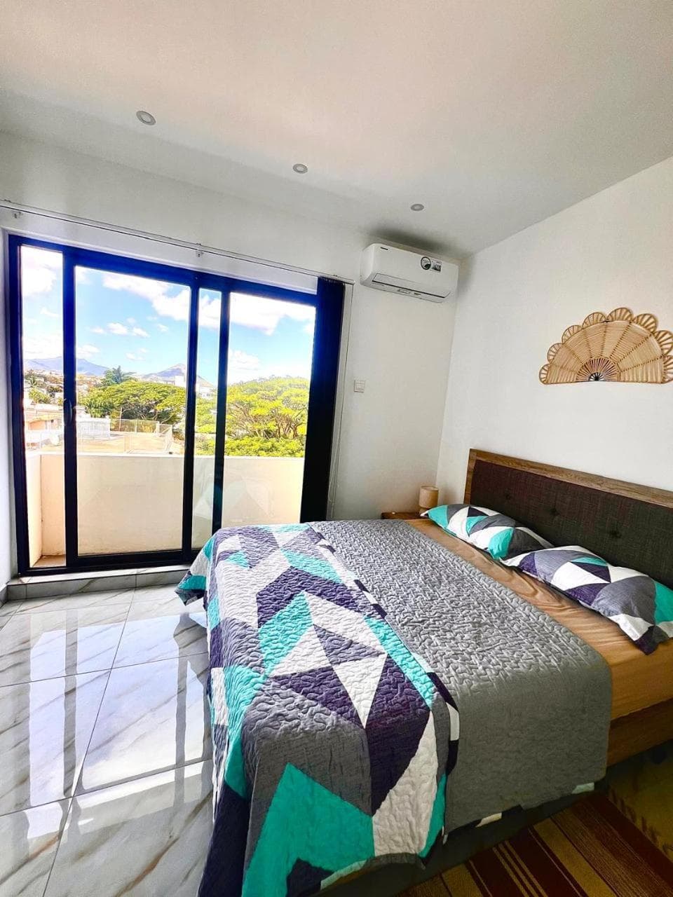 Cozy Seaview Penthouse photo 3