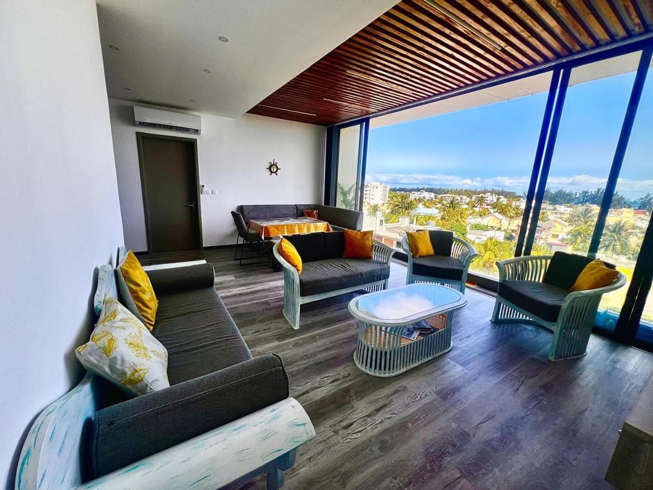 Cozy Seaview Penthouse photo 9