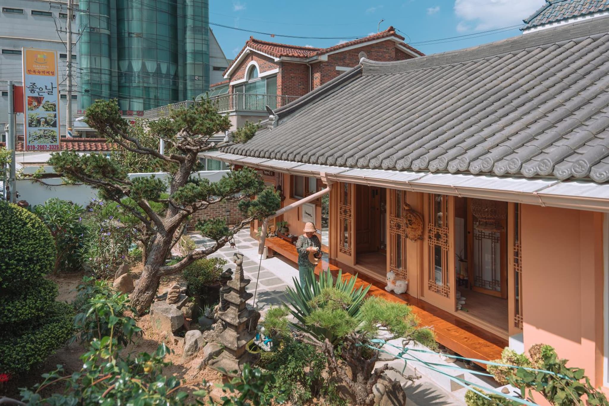 Beautiful Garden Fine Day House
