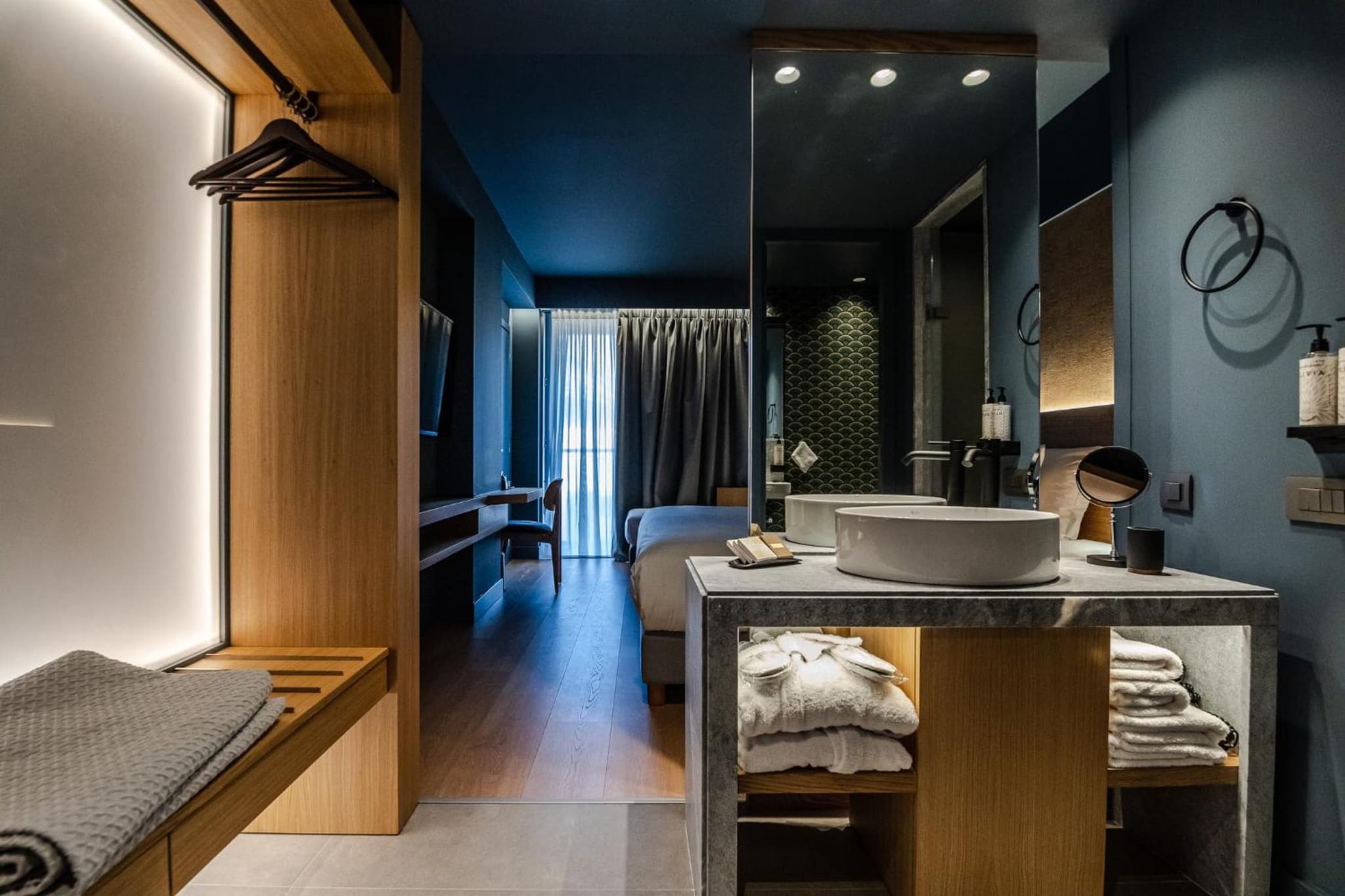 hotel room
