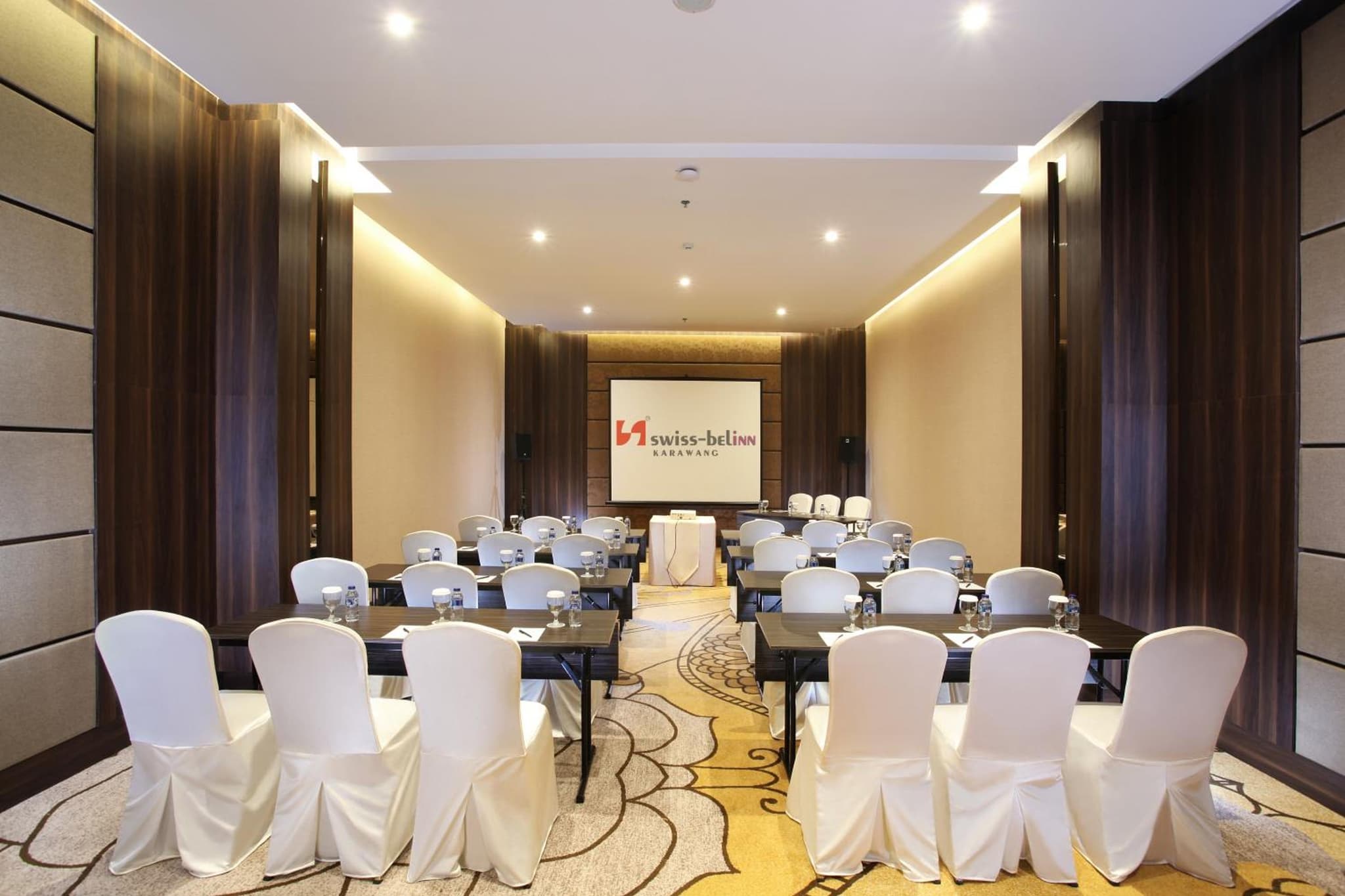 Swiss-Belhotel Karawang photo 8