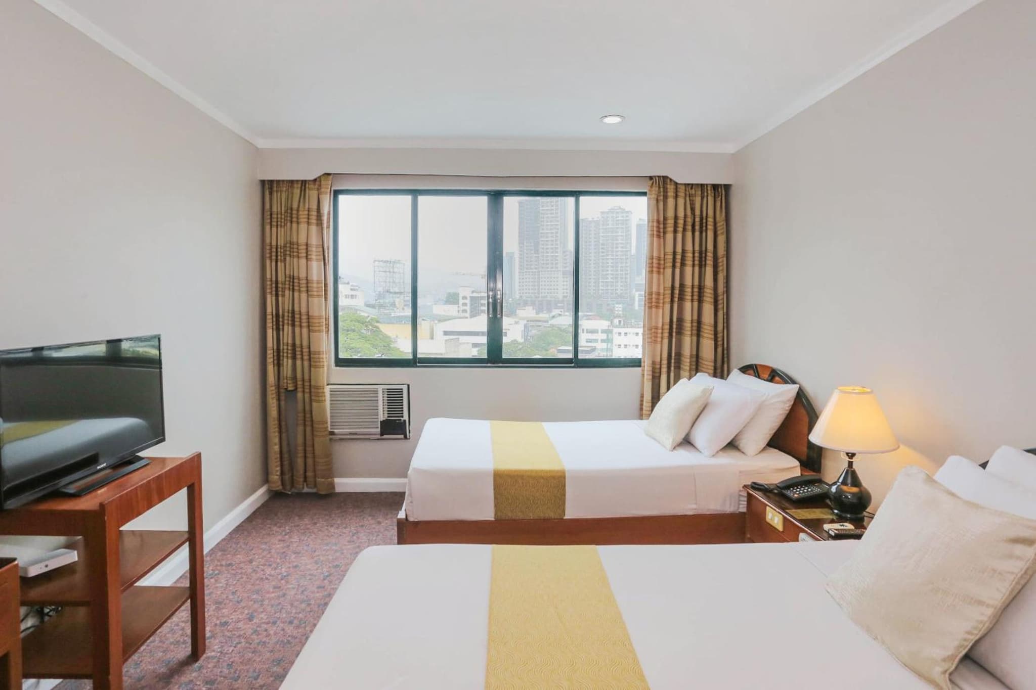 Holiday Plaza Hotel - Cebu photo 2
