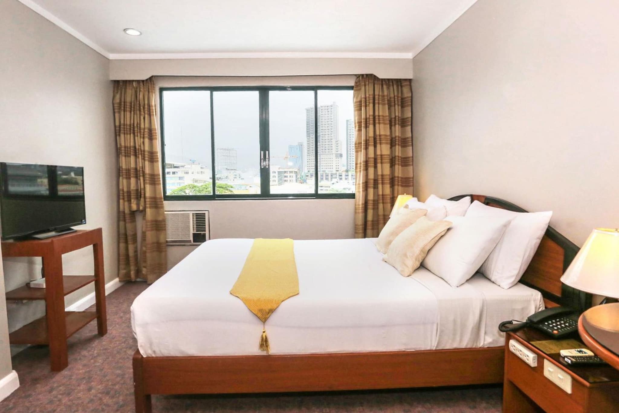 Holiday Plaza Hotel - Cebu photo 4