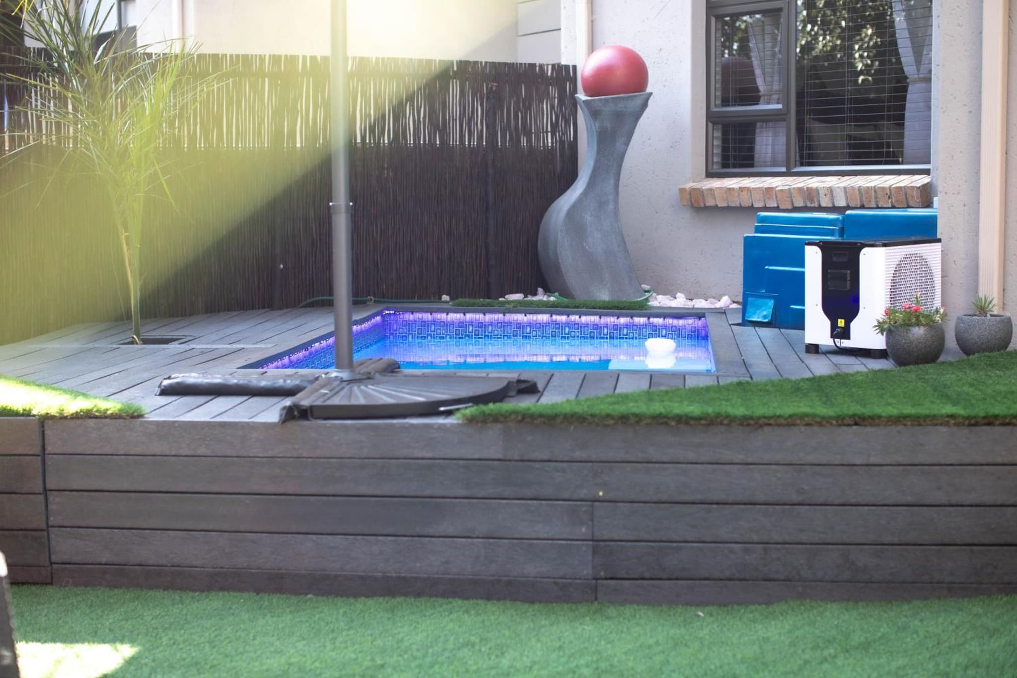 Heated Pool Luxury Retreat - 7 Min from OR Tambo photo 9