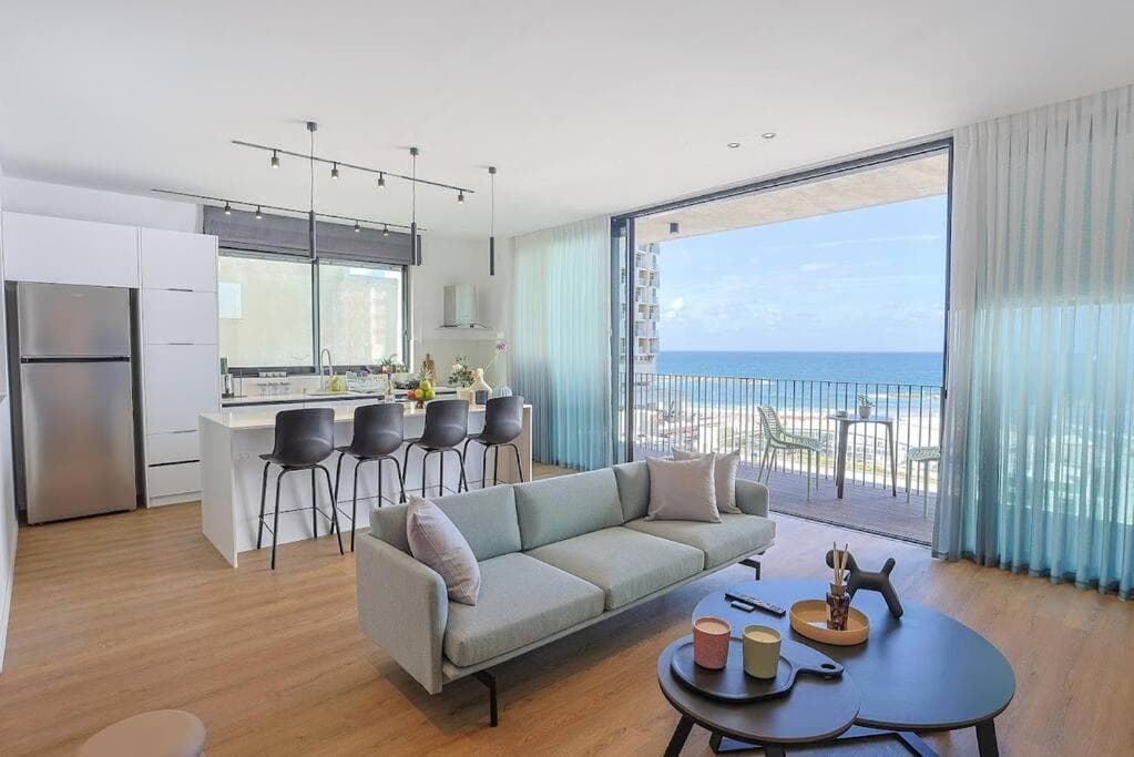 Luxury 2BD Beach Apartment 15 photo 8
