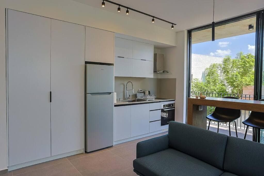 Luxury Studio Beach Flat 16 photo 4