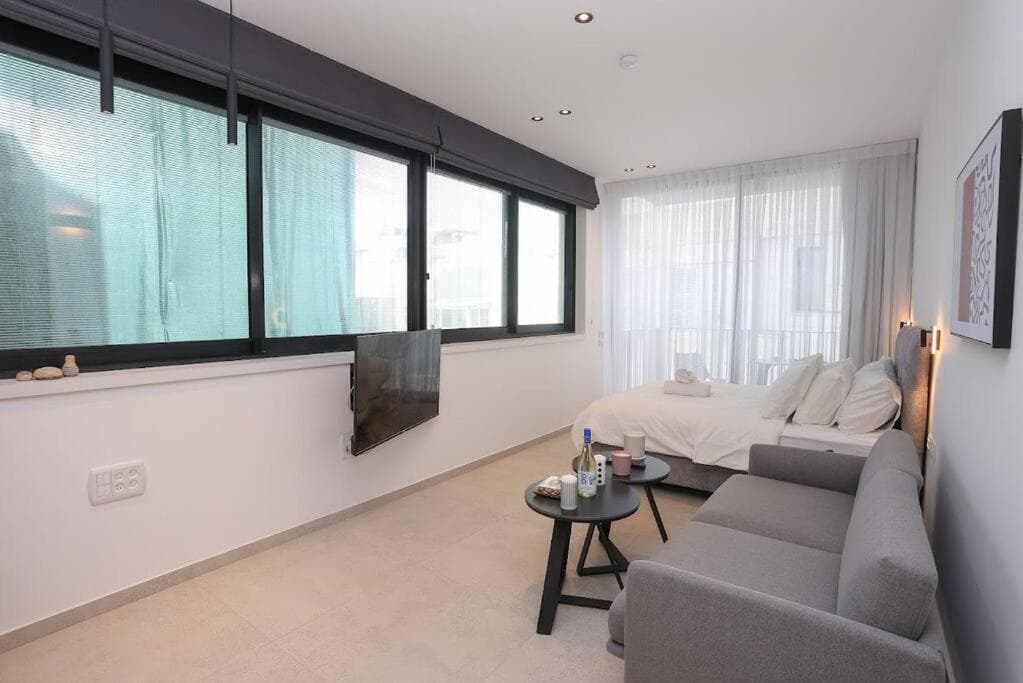 Luxury Studio Beach Flat 18 photo 2