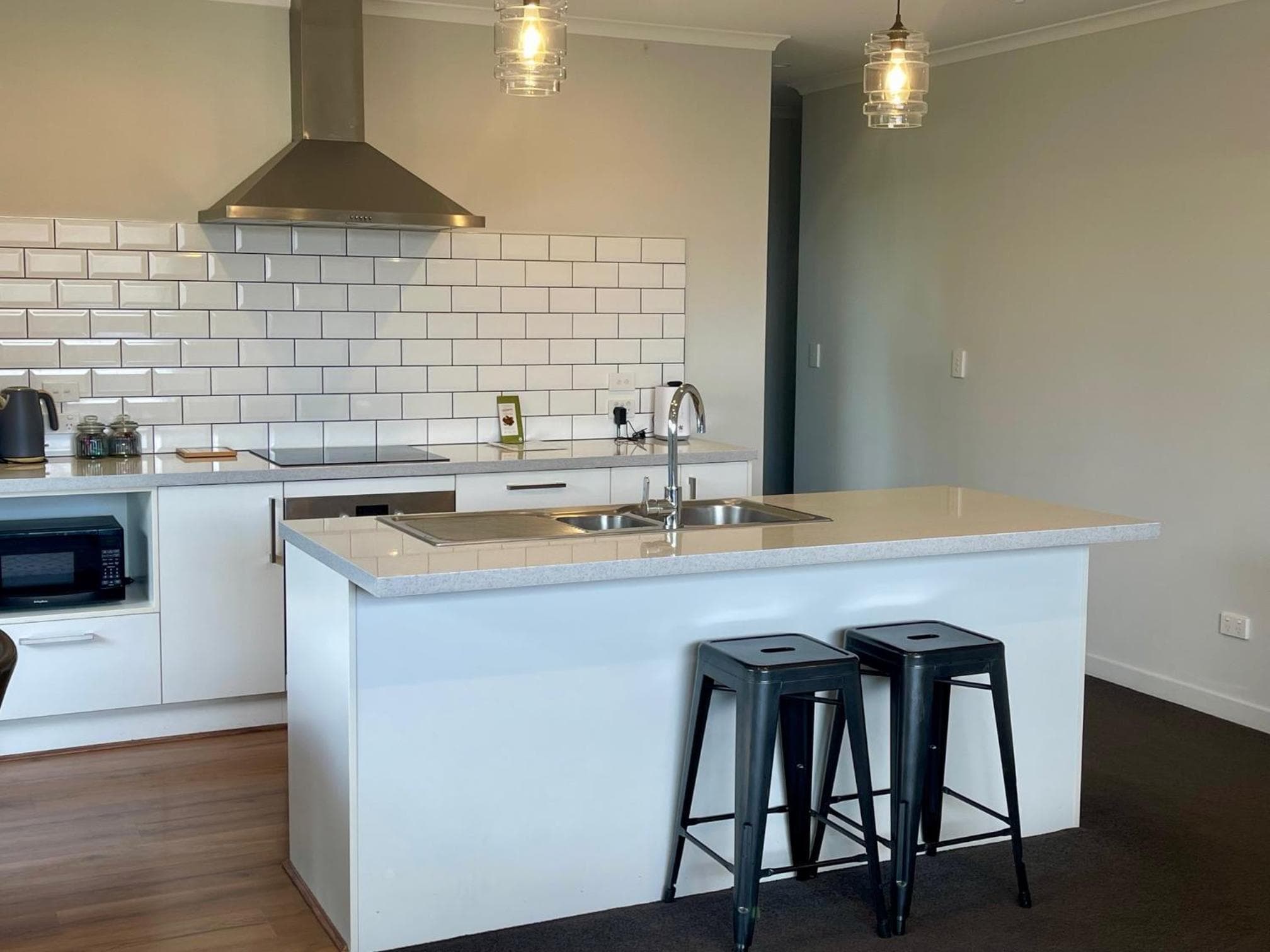 Central Te Awamutu Modern House photo 2