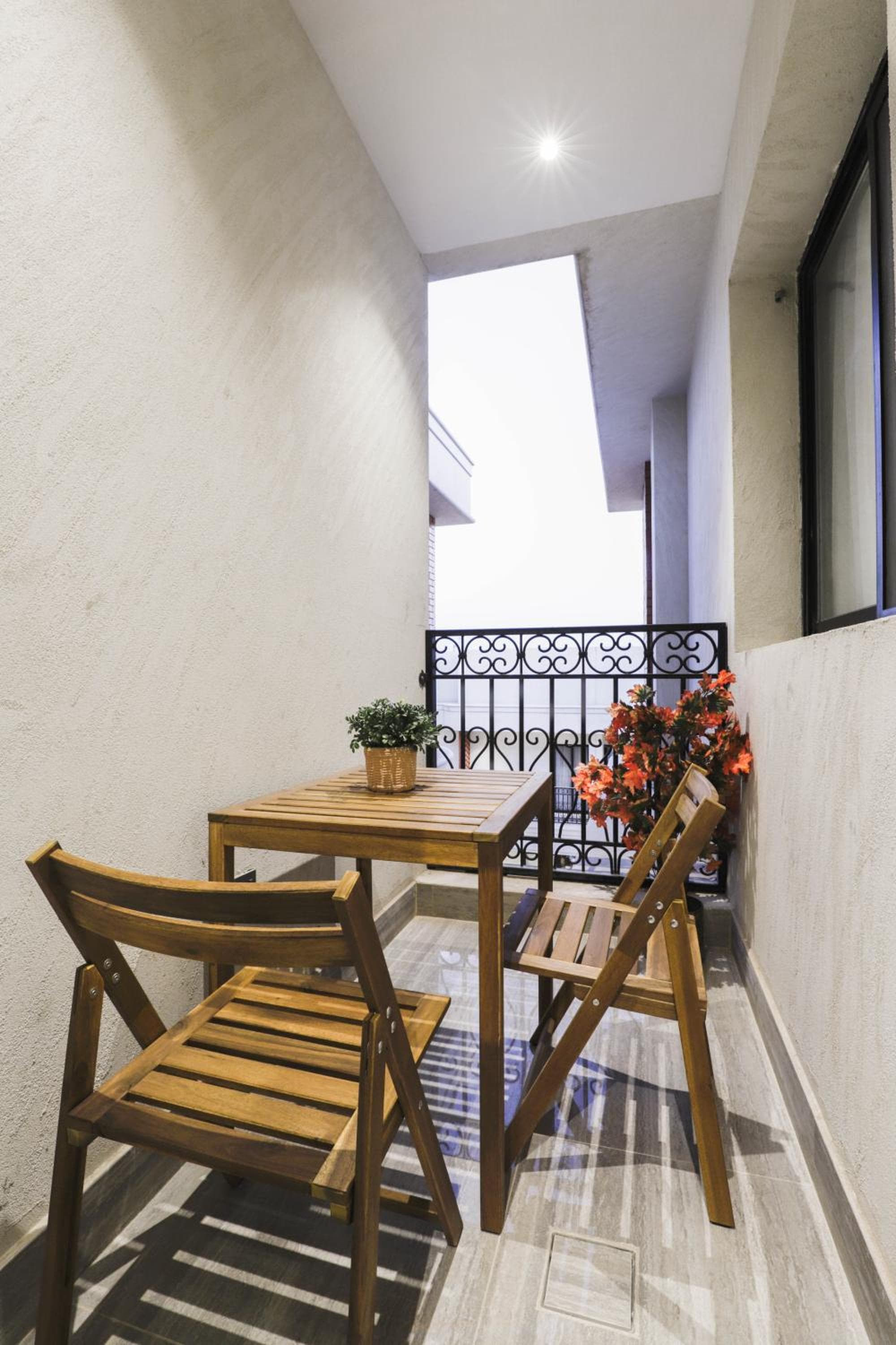 Stylish 3 Bedroom unit w Self Check In, Balcony and Luandary photo 7