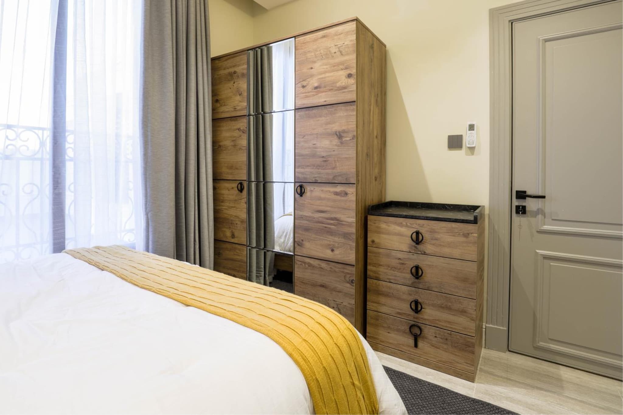 Stylish 3 Bedroom unit w Self Check In, Balcony and Luandary photo 9