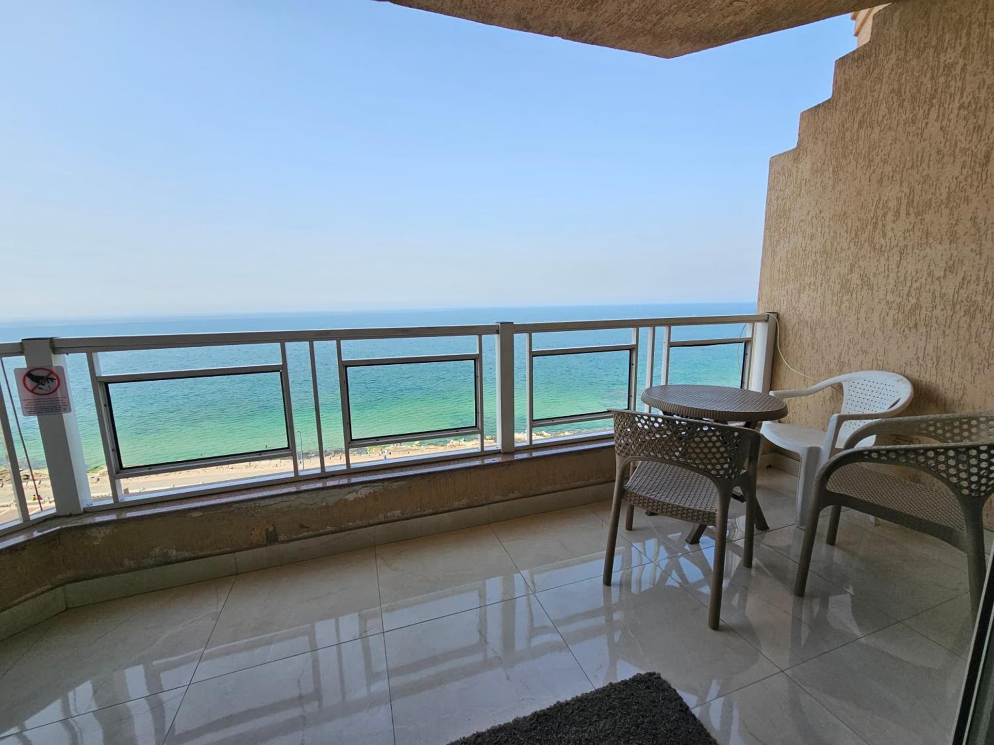 Welcome sea view - families only