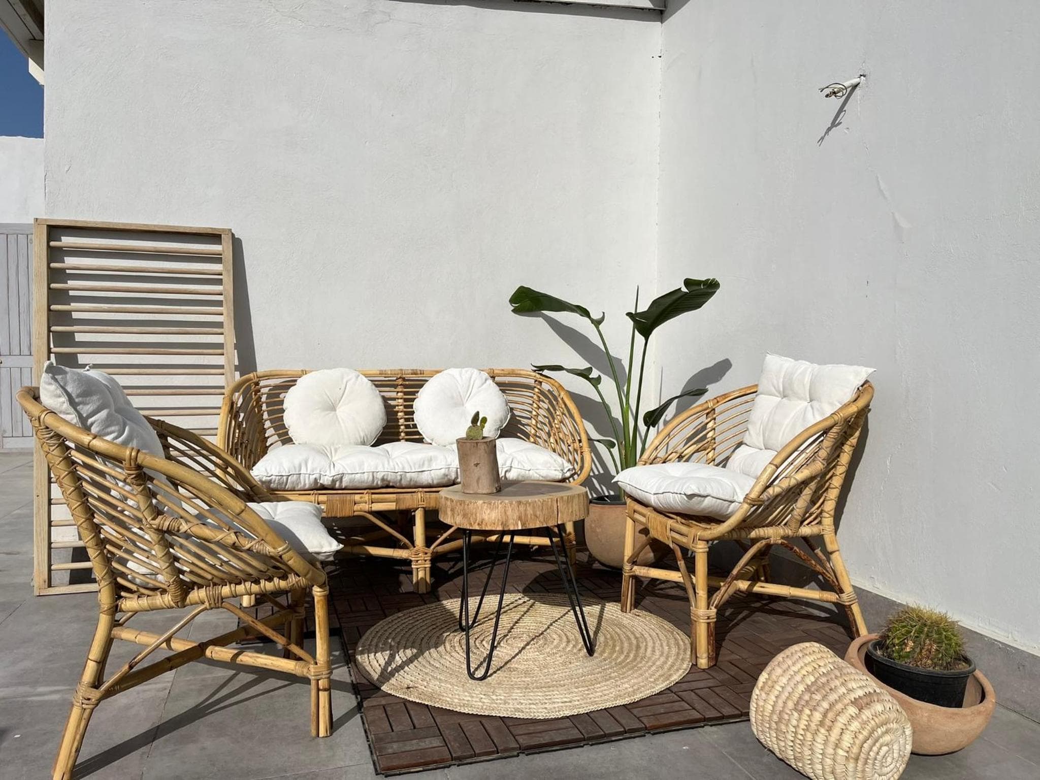 Modern chic rooftop studio photo 4
