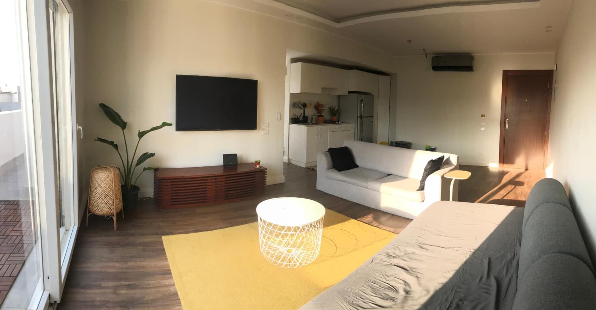 Modern chic rooftop studio photo 3