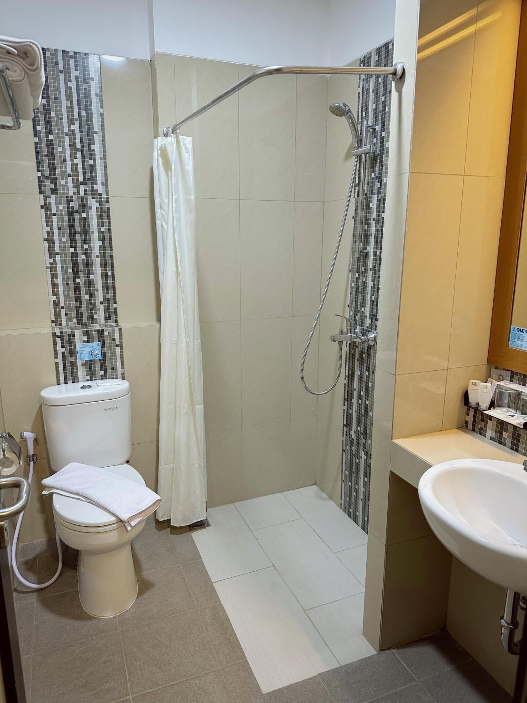 Point C Hotel photo 8
