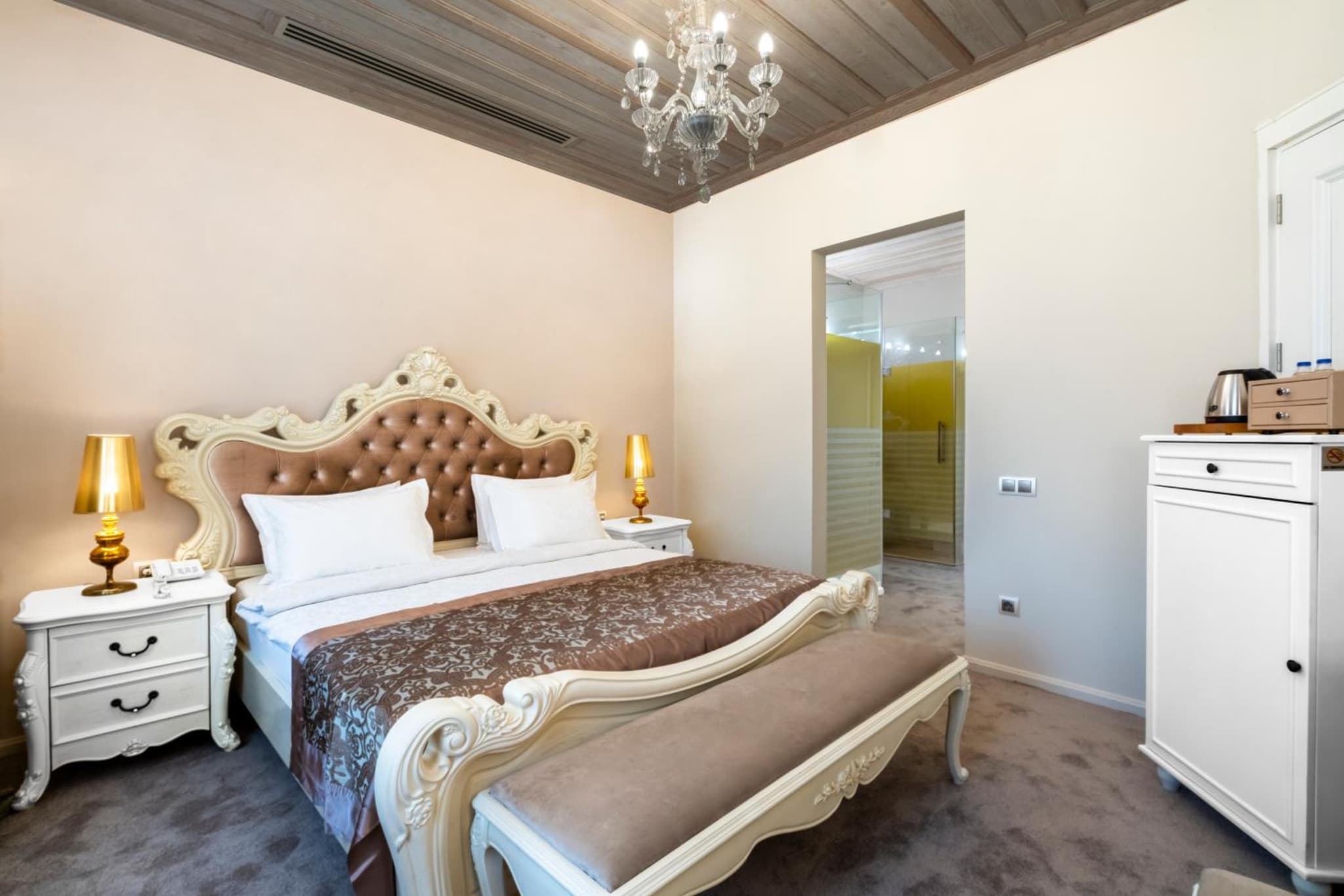 Elegance East Hotel photo 5