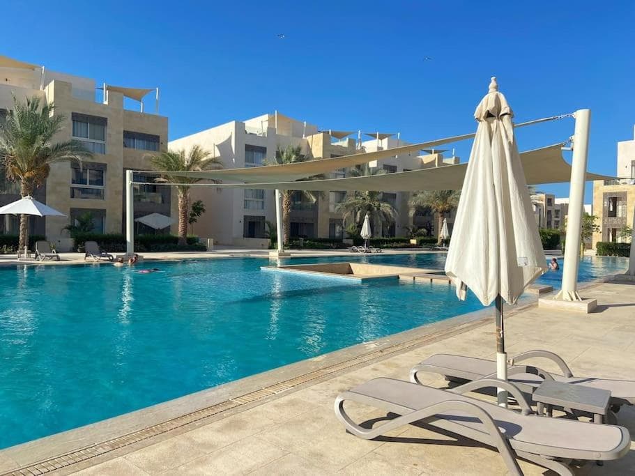 Chic 3BR Ground Free Beach & Pool access at Mangroovy photo 3
